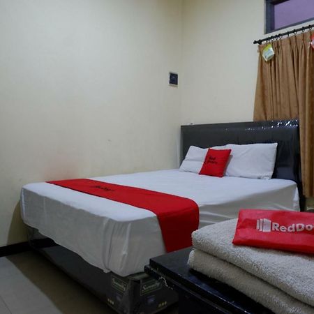 Reddoorz Near Gor Wisanggeni Otel Tegal  Dış mekan fotoğraf