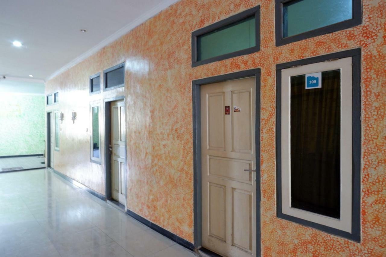 Reddoorz Near Gor Wisanggeni Otel Tegal  Dış mekan fotoğraf