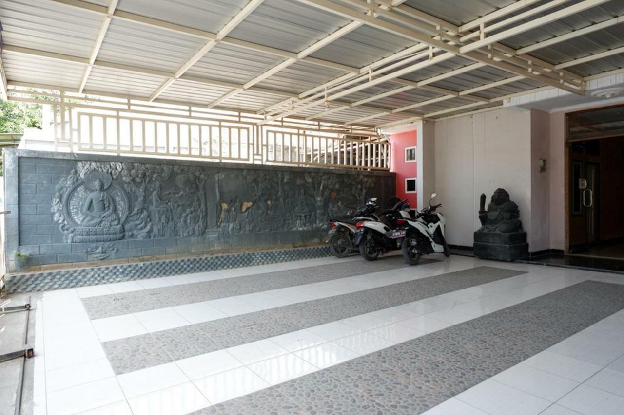 Reddoorz Near Gor Wisanggeni Otel Tegal  Dış mekan fotoğraf