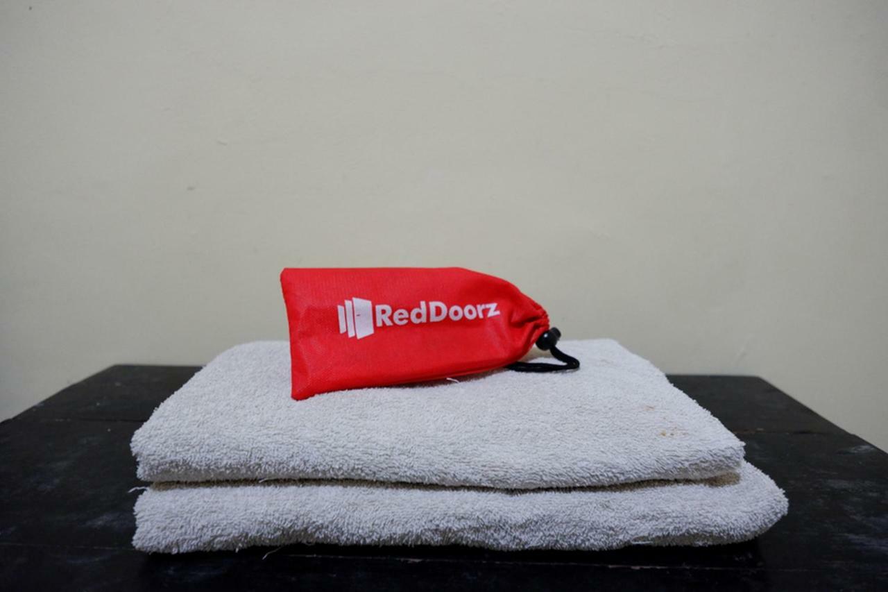 Reddoorz Near Gor Wisanggeni Otel Tegal  Dış mekan fotoğraf