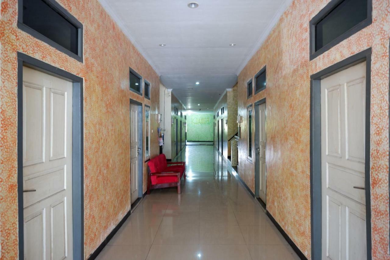 Reddoorz Near Gor Wisanggeni Otel Tegal  Dış mekan fotoğraf